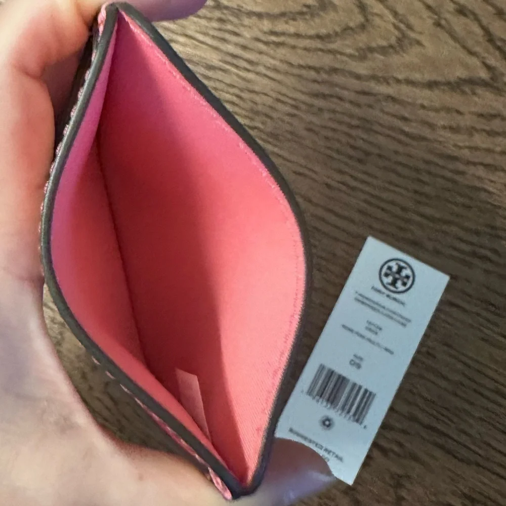 NWT! NEW! Tory Burch T Monogram Contrast Embossed Logo Pink Card Holder